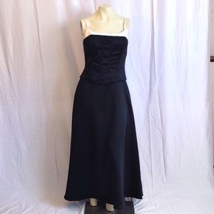 Jessica McClintock Black with white satin trim long gown Size 9/10